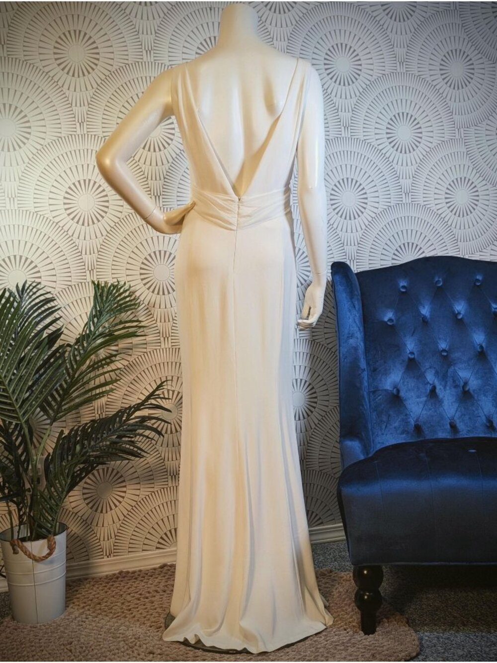 1990's Stunning Low Back Wedding Dress - Women's Size 10/M
